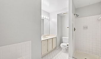5105 SKYLINE VILLAGE Ct #8, Alexandria, VA 22302