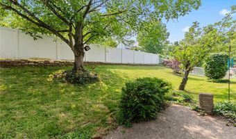 1708 Stoney Terrace Dr, Ballwin, MO 63021