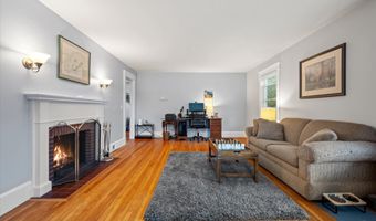 118 Poplar St, Bangor, ME 04401