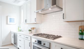 2119 N HARRISON St, Arlington, VA 22205