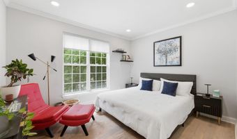 705 N ASHTON St, Alexandria, VA 22312