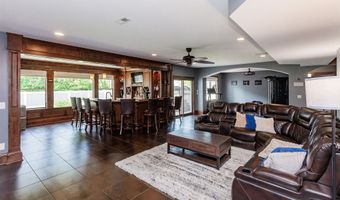 726 Stonegate Ct SW, Altoona, IA 50009