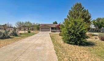808 E Chapman Rd, Carlsbad, NM 88220