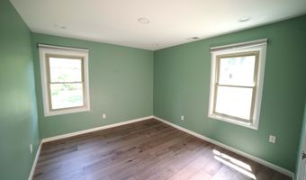 1052 N Maple Rd, Ann Arbor, MI 48103