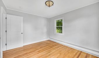 27 Skyline Dr, Brookfield, CT 06804