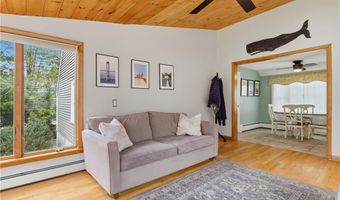 27 Old Meadow Ln, Cumberland, RI 02864