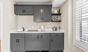 141 30th St, Avalon, NJ 08202