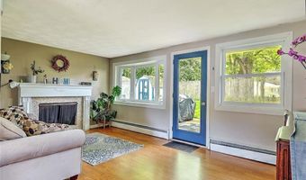 92 Chatworth Ave, Warwick, RI 02886