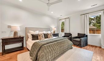 103 NE 7th St, Bentonville, AR 72712