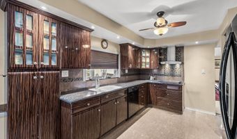 130 CLUB HOUSE Dr, Willingboro, NJ 08046