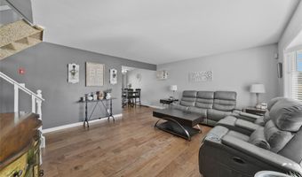 15 Hayes Rd, Amity Harbor, NY 11701