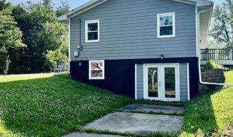 121 H Ave W, Albia, IA 52531