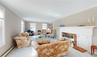 410 Wandsworth St, Narragansett, RI 02882