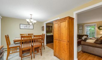 51 Palomino Ln, Bedford, NH 03110