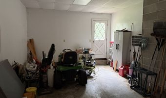 124 Brentwood Dr, Bristol, CT 06010