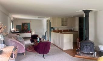 382 S Main St, Alburgh, VT 05440