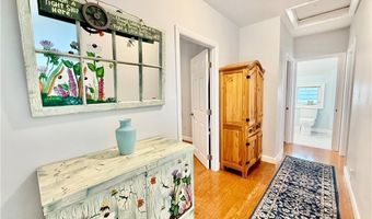 18 Carey St, Newport, RI 02840