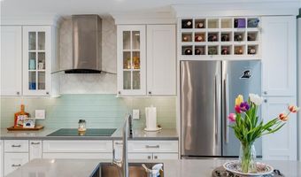 62 Nipmuc Trl C, North Providence, RI 02904
