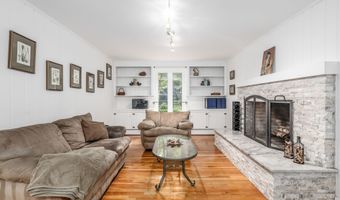 3 Deerfield Rd, Brookfield, CT 06804