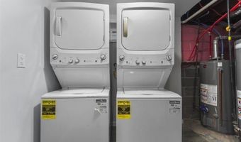 96 W 8th St, Bayonne, NJ 07002