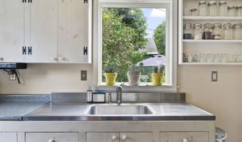 22 Cobb Rd, Bath, ME 04530
