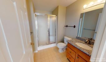 2802 S Knightsbridge Cir, Ann Arbor, MI 48105