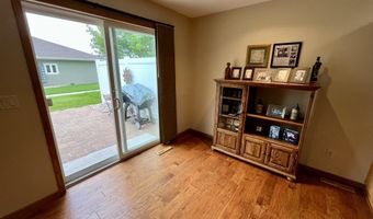 1726 Arthurs Ct, Aberdeen, SD 57401