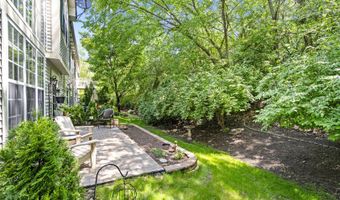 367 Emerald Ln, Algonquin, IL 60102