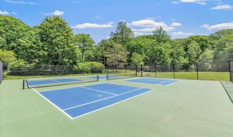 93 Carol St, Danbury, CT 06810