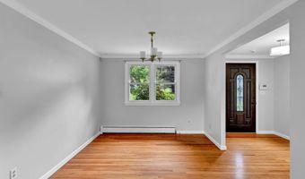 18 Nolan Dr, Bloomfield, CT 06002