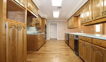 521 W CROSS St, Benton, AR 72015