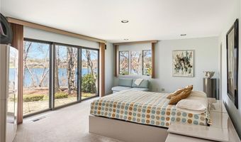 125 Woodruff Ave, Narragansett, RI 02882