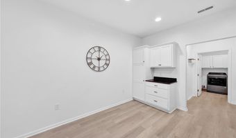 190 Sandover Dr, Aurora, OH 44202