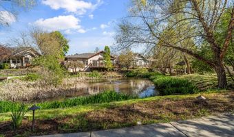 989 Golden Aspen Pl, Ashland, OR 97520