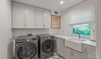 140 Meadowview Rd, Athens, GA 30606