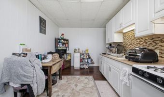 318 Front St, White, NJ 07823