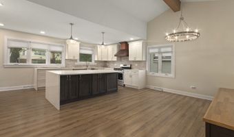 2003 E Lillian Ln, Arlington Heights, IL 60004