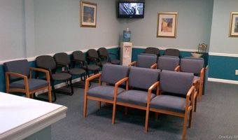 365 Broadway, Amityville, NY 11701