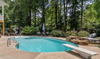 379 Shallowford Dr, Boiling Springs, SC 29316