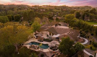 8 Country Glen Rd, Fallbrook, CA 92028
