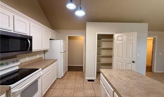 2 Radcliffe Dr, Bella Vista, AR 72714