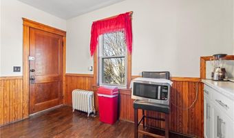 51 Oakland Ave, Cranston, RI 02910