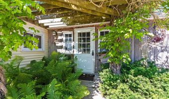 1320 STATE St, Algoma, WI 54201