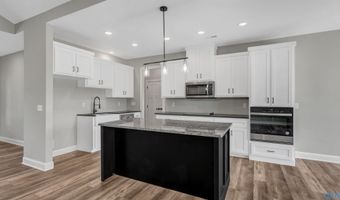 741 8th St NE, Arab, AL 35016