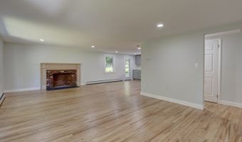 70 Doubleday Rd, Columbia, CT 06237