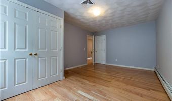 258 Woodridge Dr, North Kingstown, RI 02874