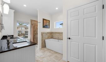 702 S BAY St, Aransas Pass, TX 78336