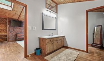 37 Anella Dr, Bethany, CT 06524