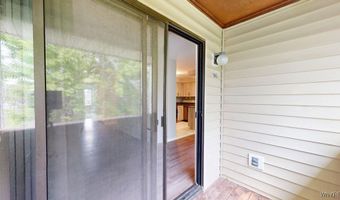 5 Southcreek Ct C, Amherst, NY 14051