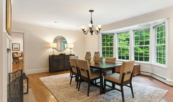 9 Scitterygussett Dr, Falmouth, ME 04105